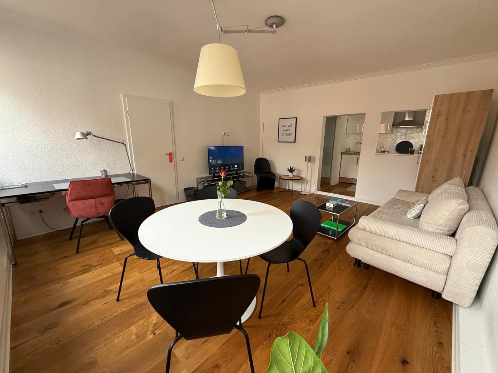 Stylisches Apartment Mit Grossem Tageslichbad Am Marktplatz Leonberg Ngoại thất bức ảnh