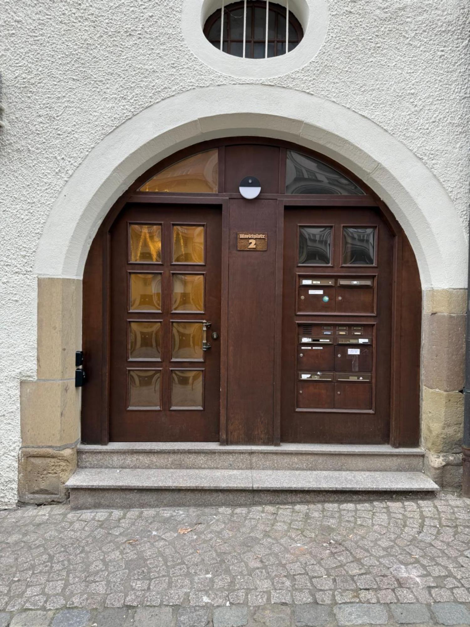 Stylisches Apartment Mit Grossem Tageslichbad Am Marktplatz Leonberg Ngoại thất bức ảnh
