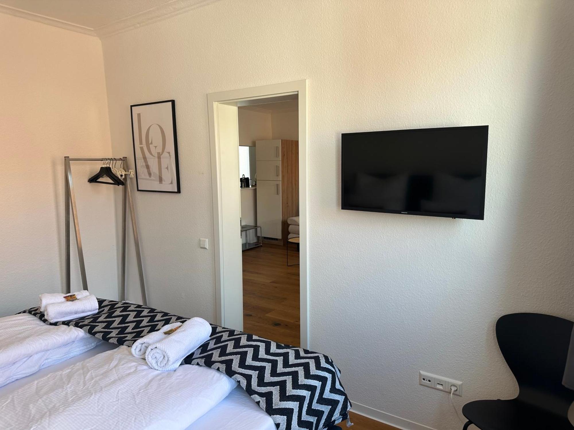 Stylisches Apartment Mit Grossem Tageslichbad Am Marktplatz Leonberg Ngoại thất bức ảnh