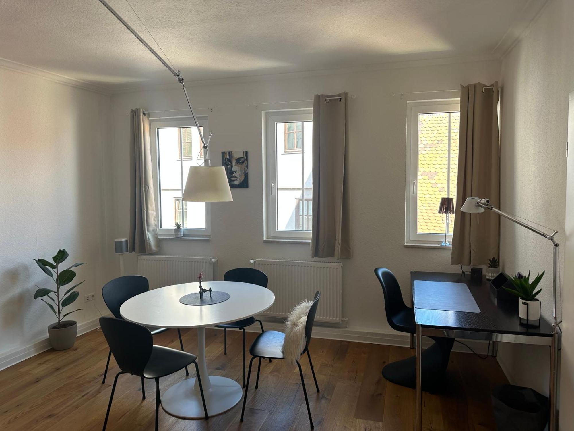 Stylisches Apartment Mit Grossem Tageslichbad Am Marktplatz Leonberg Ngoại thất bức ảnh